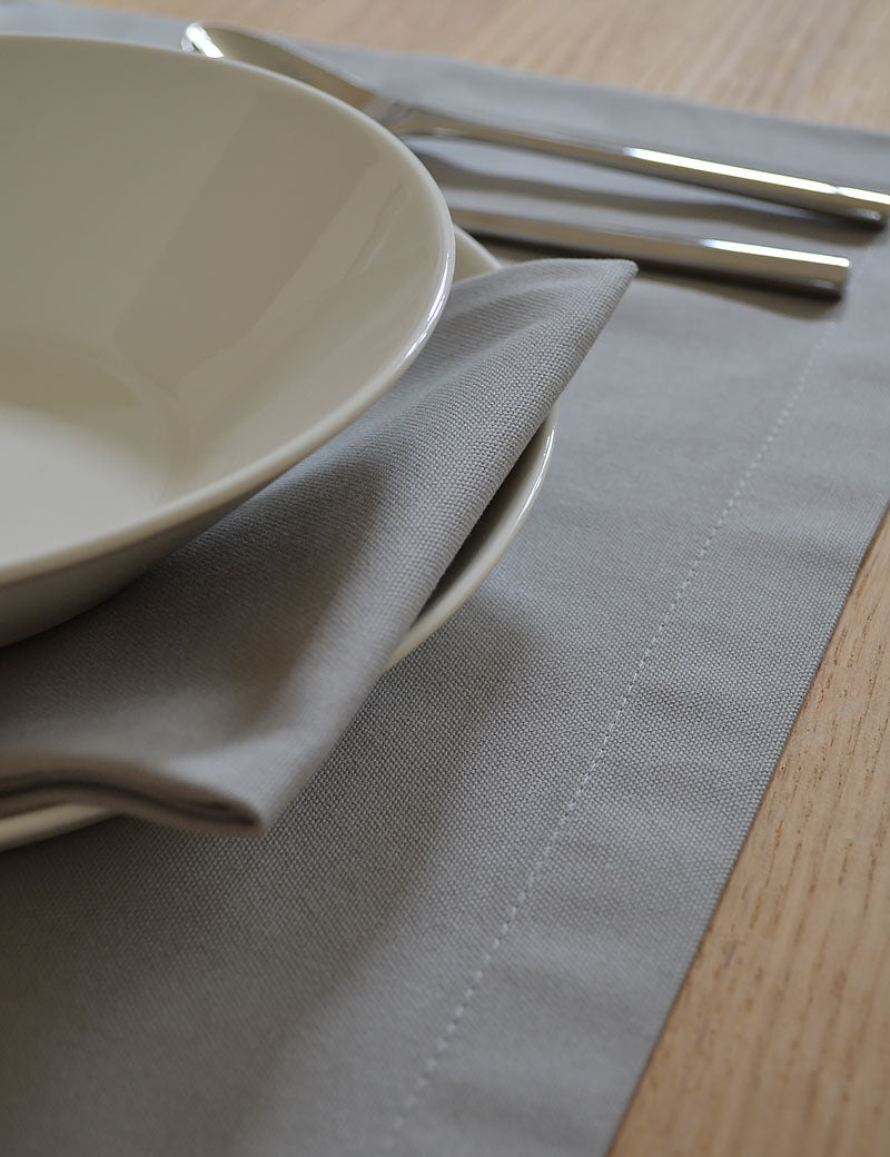 Wracra Afwasbare Geborduurde Placemats, 33 x 45 cm, Set van 6 Placemats, Hittebestendige Onregelmatige Wilg Rustieke Place mats voor Dining Holiday Parties en Dagelijks Gebruik