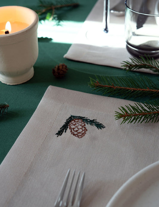 Tovagliette in Lino Beige con Pigna ricamata