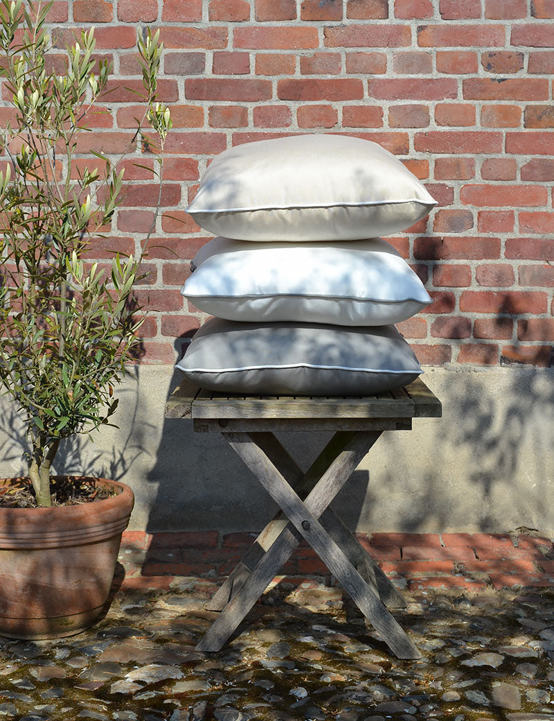 Coussins décoratif d'extérieur Riz / Gris clair passepoil