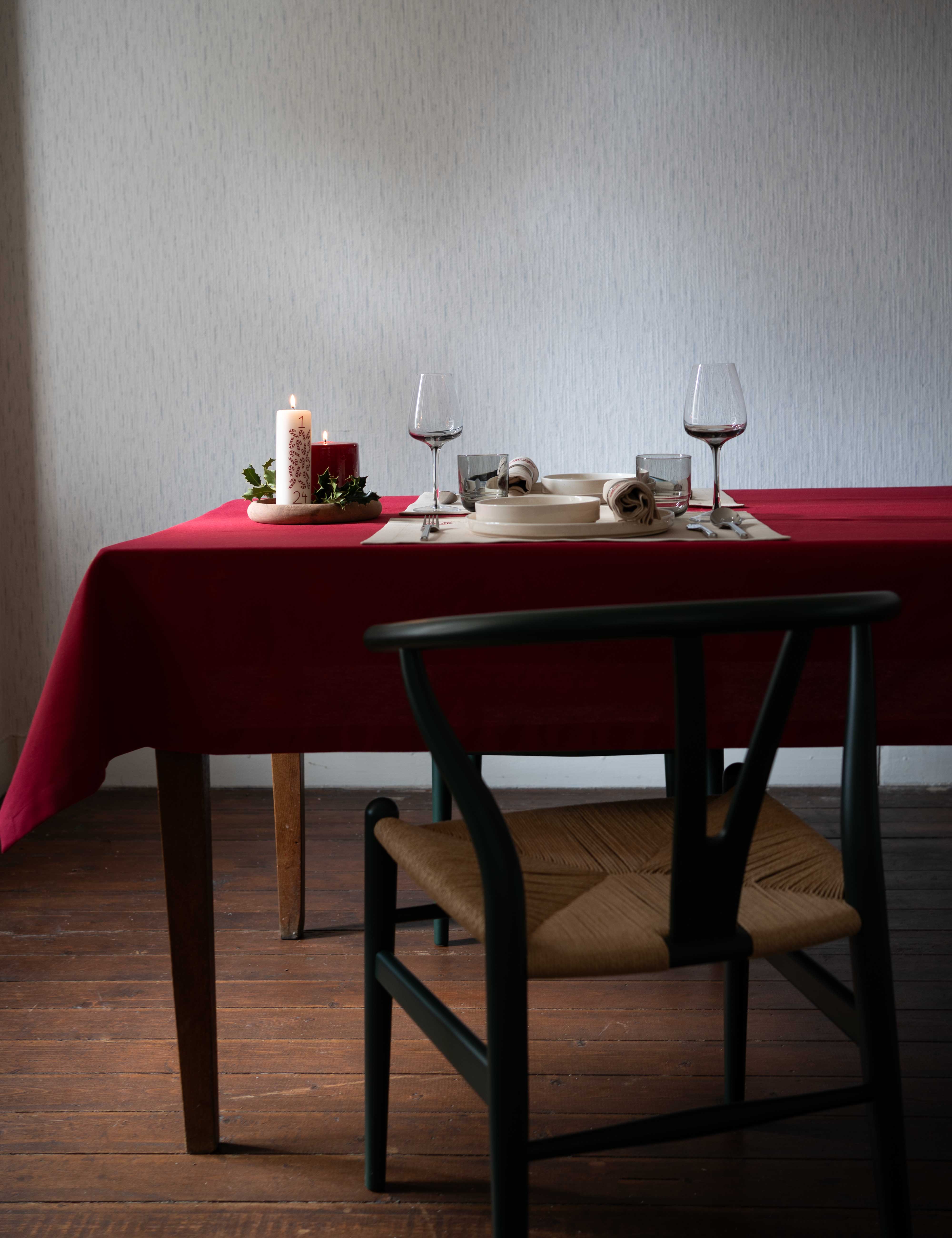 Serviettes de table en lin blanc avec lapin de Pâques brodé