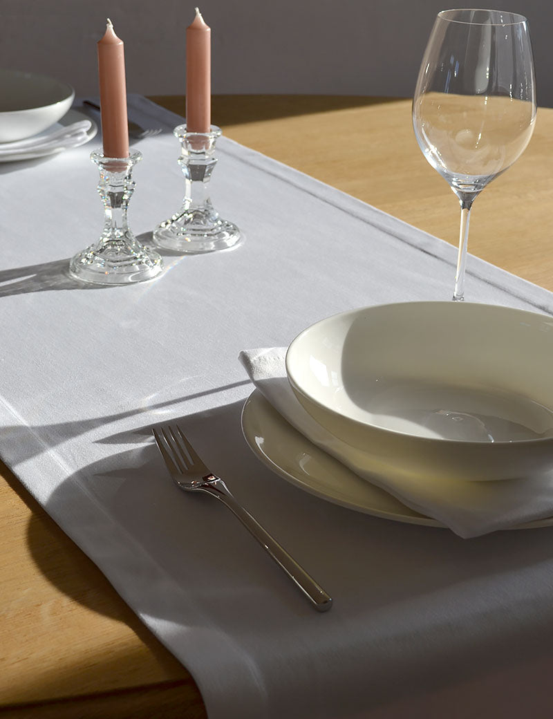 Chemin de table Damas Uni Blanc