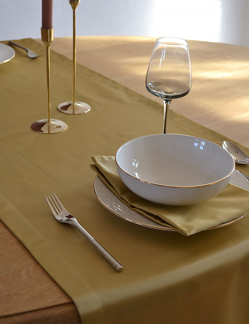 Table runnerShiny-Chic Gold