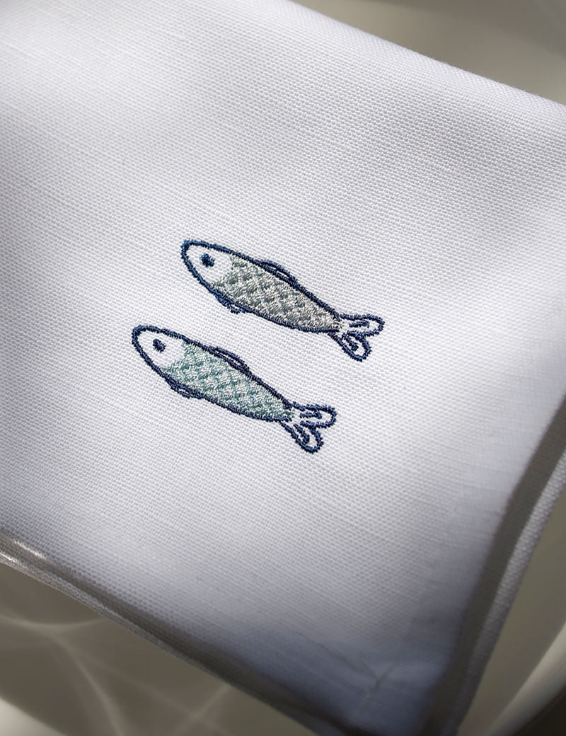 Leinen-Servietten, weiß, mit gestickten Fischen